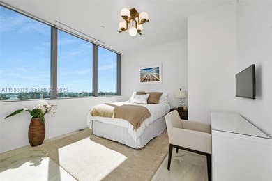 Seller motivated, Turnkey residence, South East corner on the - photo 28