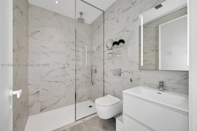 Seller motivated, Turnkey residence, South East corner on the - photo 30