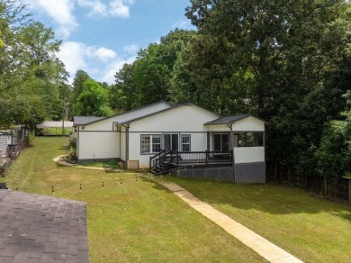 Lake Home For Sale in Eatonton, Georgia