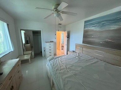 2 bedroom 1 bath. No age restrictions. 0.25 miles to the beach - photo 9