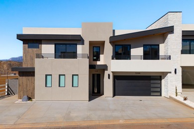 Lake Townhome/Townhouse For Sale in Hurricane, Utah