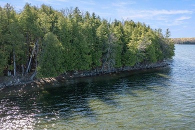 Tucked away on 6.50 private acres with an incredible 1,000 feet - photo 4