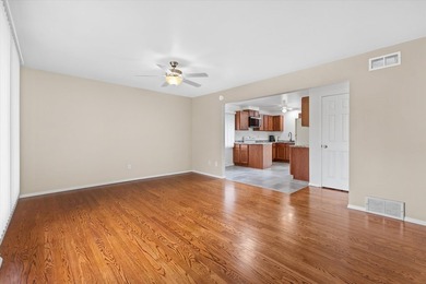 Seller has meticulously updated this home over the last few - photo 4