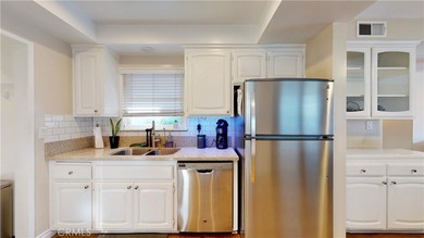 Located in one of North Huntington Beach's most desirable - photo 11