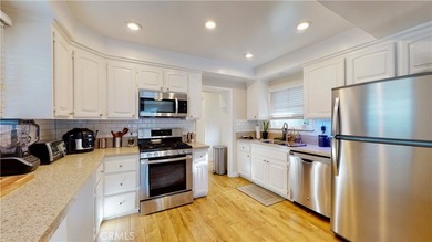 Located in one of North Huntington Beach's most desirable - photo 12
