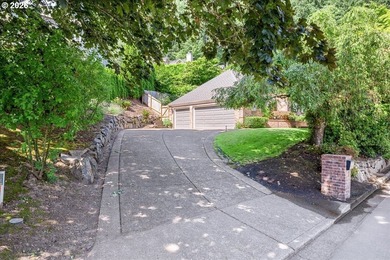 Located in Lake Oswego's coveted Palisades neighborhood, this - photo 2