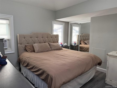 East Rockaway: Bay Park, Renovated Bungalow with 2 Bedrooms, 1 - photo 17
