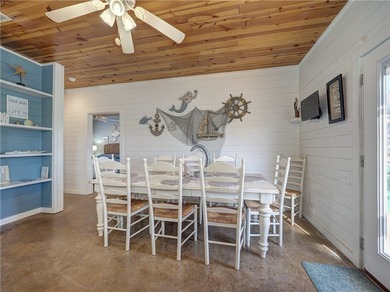 Attractive four bedrooms, 3.5 baths, free standing condo located - photo 9