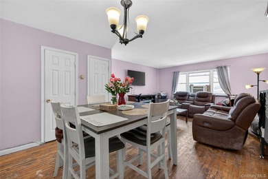 JUST LISTED! SPACIOUS 3 BEDROOM, 1.5 BATHROOM HOME IN EAST NEW - photo 3