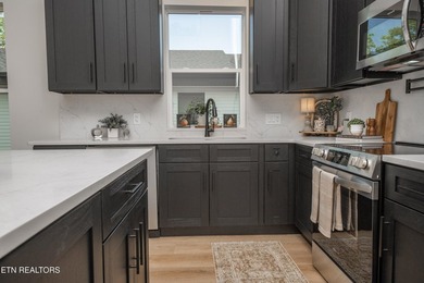 BUILDER OFFERING $10,000 in concessions for buyer expenses or - photo 11