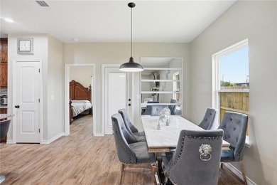 Beautiful 3-bedroom, 2-bath home in Ingleside with a bright open - photo 13