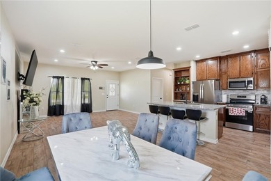 Beautiful 3-bedroom, 2-bath home in Ingleside with a bright open - photo 14