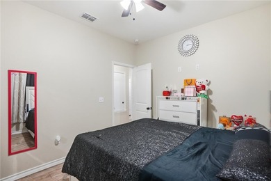 Beautiful 3-bedroom, 2-bath home in Ingleside with a bright open - photo 15