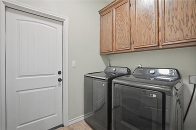 Beautiful 3-bedroom, 2-bath home in Ingleside with a bright open - photo 17
