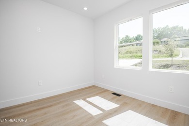 BUILDER OFFERING $10,000 in concessions for buyer expenses or - photo 47