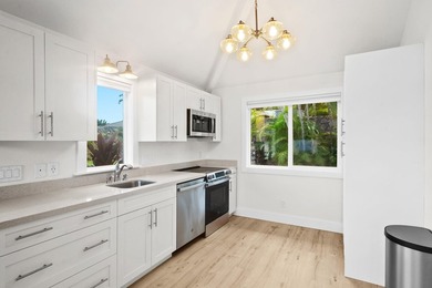 Renovated beach-style 3 bd, 2 ba home with 2 bd, 1 ba permitted - photo 15