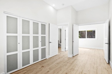 Renovated beach-style 3 bd, 2 ba home with 2 bd, 1 ba permitted - photo 21