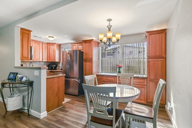 Updated 1st floor condo in Century Village East. Active 55+ - photo 1