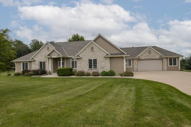 EXCEPTIONAL!!! 4 BR, 3 BA ranch offers nearly 4,000 sq. ft. of - photo 2