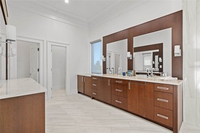 A rare waterfront masterpiece offering unparalleled luxury - photo 46