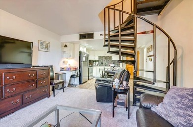 Location! Location! Location! This 1,100 sq ft, fully remodeled - photo 4
