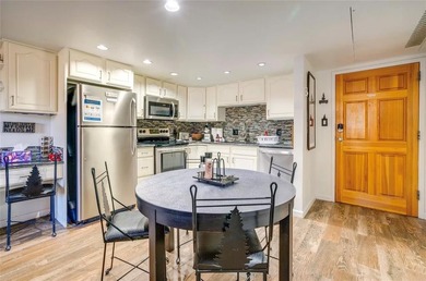 Location! Location! Location! This 1,100 sq ft, fully remodeled - photo 6