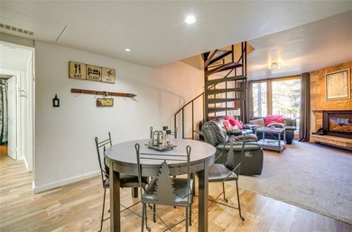 Location! Location! Location! This 1,100 sq ft, fully remodeled - photo 10