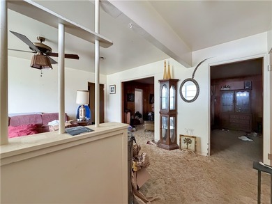 3-bedroom, 2-bath estate brimming with potential and ready for - photo 4