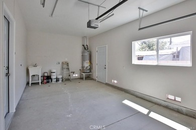 Discover the Perfect Home in Santa Ana! Don't miss this - photo 11