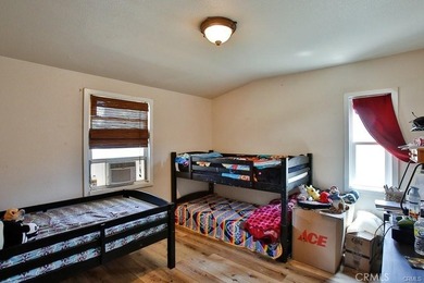 Discover the Perfect Home in Santa Ana! Don't miss this - photo 18