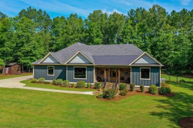 Lake Home For Sale in Eatonton, Georgia
