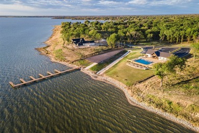 Colonial house adjacent to the golf course with lake view and - photo 35