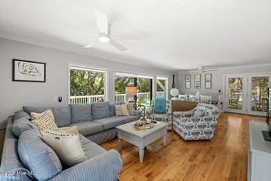 Perfectly situated on the 1st fairway with views of the green - photo 2