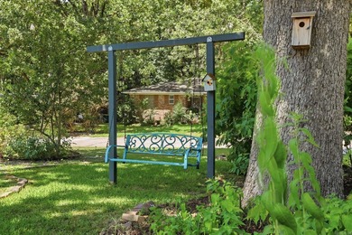 Classic MIDTOWN LITTLE ROCK ranch on a large corner lot with 2 - photo 46