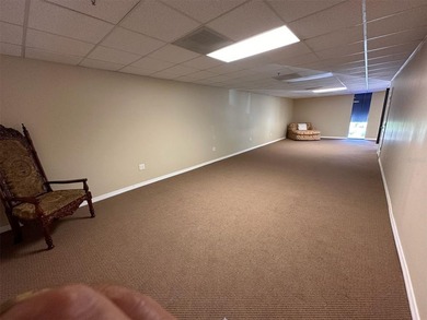 Rare Mixed-Use Investment & Redevelopment Opportunity

Unique - photo 12