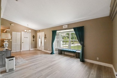 Rare opportunity to own a versatile multi-generational or - photo 11