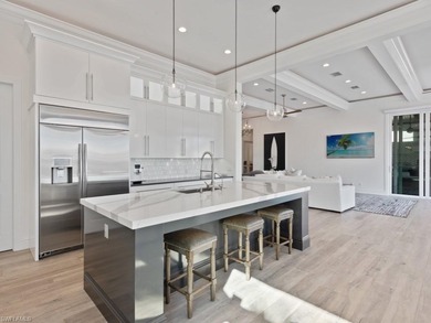 Luxuriate in a perfect piece of paradise! This spectacular - photo 12
