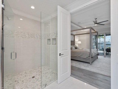 Luxuriate in a perfect piece of paradise! This spectacular - photo 15