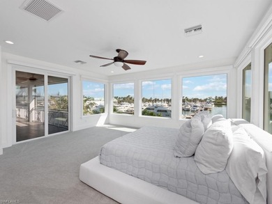 Luxuriate in a perfect piece of paradise! This spectacular - photo 19
