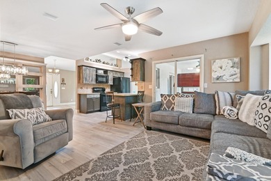 Rare opportunity to own a versatile multi-generational or - photo 19