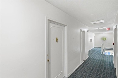 Charming 1 bed 1 1/2 bath 55+ co-op in Georgian Court Apts North - photo 21