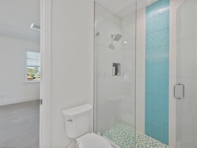 Luxuriate in a perfect piece of paradise! This spectacular - photo 22
