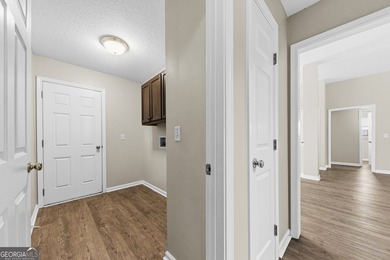 Welcome home to this sweet 3-bedroom, 2-bathroom home located in - photo 27