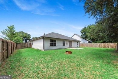 Welcome home to this sweet 3-bedroom, 2-bathroom home located in - photo 29