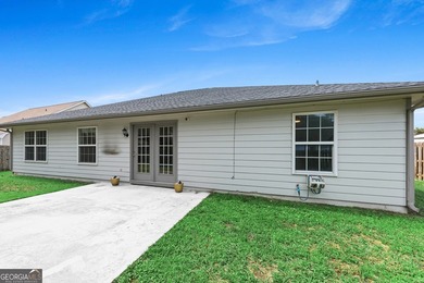Welcome home to this sweet 3-bedroom, 2-bathroom home located in - photo 31