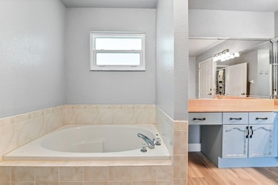 Rare opportunity to own a versatile multi-generational or - photo 32