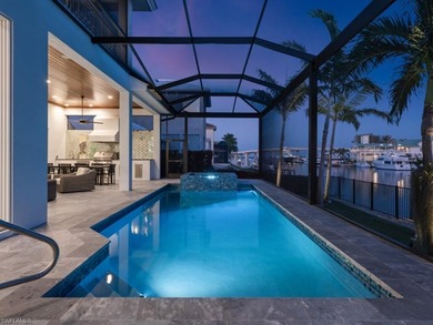 Luxuriate in a perfect piece of paradise! This spectacular - photo 35