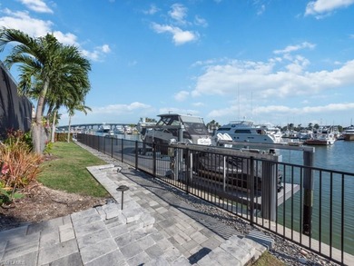 Luxuriate in a perfect piece of paradise! This spectacular - photo 40