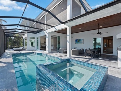 Luxuriate in a perfect piece of paradise! This spectacular - photo 42