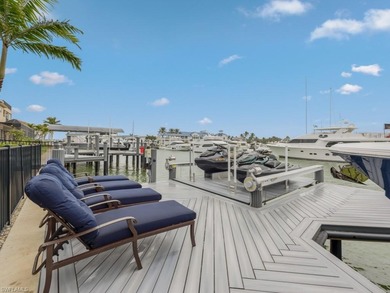 Luxuriate in a perfect piece of paradise! This spectacular - photo 47